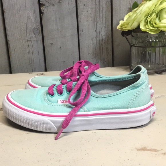 Kid’s Vans - Picture 5 of 8